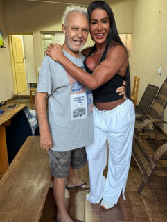 Gracyanne Barbosa se reconcilia com o pai em viagem a MS Gracyanne Barbosa se reconcilia com o pai em viagem a MS