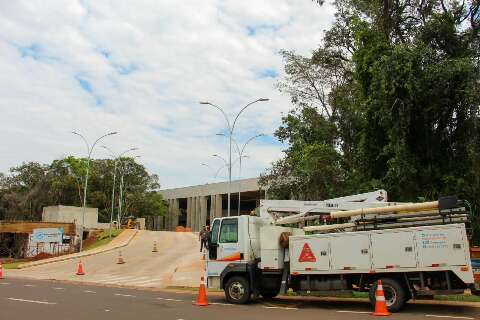 Sem energia, Assembleia suspende sess&atilde;o, mas mant&eacute;m caf&eacute; do Dia dos Pais