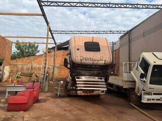 Vendaval que arrancou telhas causou prejuízo de R$ 50 mil em oficina elétrica Vendaval que arrancou telhas causou prejuízo de R$ 50 mil em oficina elétrica