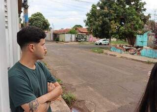 Conformados, vizinhos de minicracol&acirc;ndias aprendem a conviver com a inseguran&ccedil;a