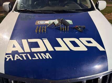 Homem &eacute; chamado pelo nome e baleado ao sair de casa em Sidrol&acirc;ndia