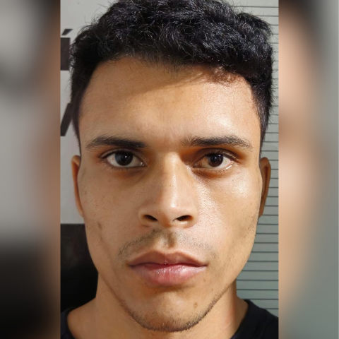Adolescente pilotou moto de apoio &agrave; execu&ccedil;&atilde;o de jovem em loja de ve&iacute;culos