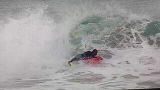 Campo-grandense troca comitiva pelo mar e conquista t&iacute;tulo de bodyboard em SC