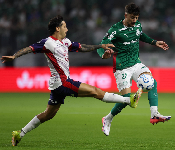 Palmeiras leva gol no fim e empata com time paraguaio pela Libertadores