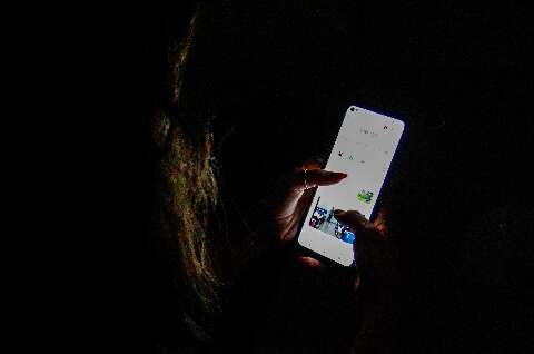Metade dos adolescentes diz ficar mais tempo online do que gostaria