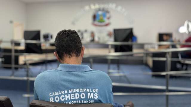  Justi&ccedil;a anula reajuste de 23% e manda vereadores de Rochedo devolverem valores