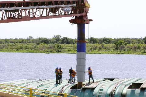Com produ&ccedil;&atilde;o em alta, MS precisa tirar cargas das rodovias, diz Azambuja