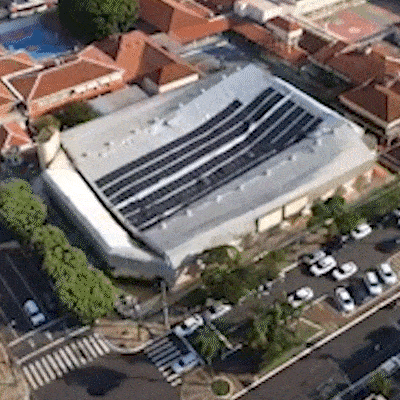 Telhado do Gin&aacute;sio Auxiliadora desaba e um dos acessos ao pr&eacute;dio &eacute; interditado