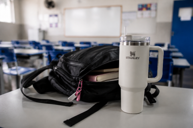Aluna fica em coma ao levar bebida alco&oacute;lica escondida para escola