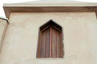 Igreja de Tia Eva renasce com arruda, mangueira e hist&oacute;rias no quintal