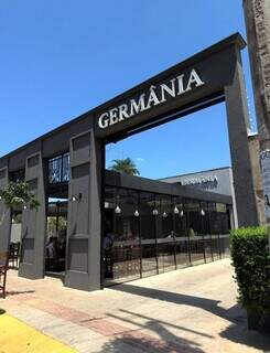 Germ&acirc;nia: boteco com estilo, chope trincando e Happy Hour de verdade