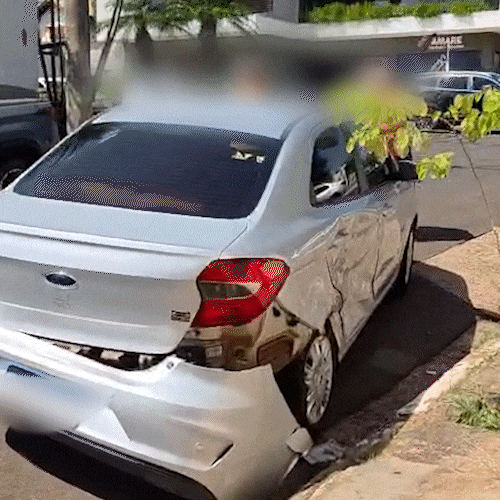Motorista avan&ccedil;a pare e provoca acidente em cruzamento &ldquo;famoso&rdquo; por colis&otilde;es