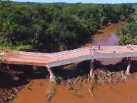 Pontes caem, vidas se perdem e contribuinte paga a conta