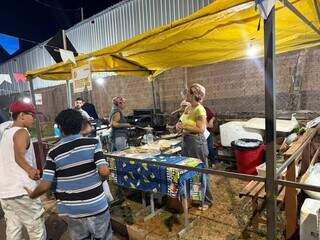 Vitórias da vida viram agradecimento em festa que une comunidade Vitórias da vida viram agradecimento em festa que une comunidade