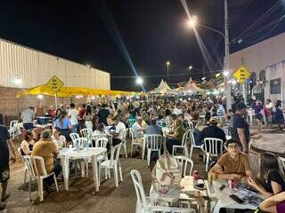 Vitórias da vida viram agradecimento em festa que une comunidade Vitórias da vida viram agradecimento em festa que une comunidade