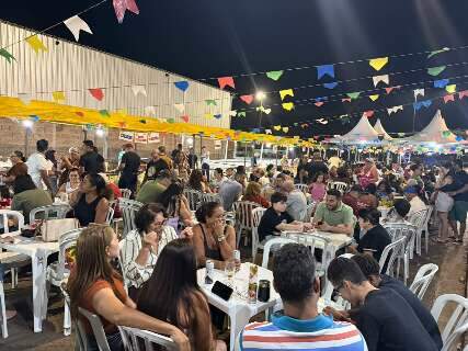 Vit&oacute;rias da vida viram agradecimento em festa que une comunidade