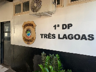 Suspeito avan&ccedil;a com faca e &eacute; morto a tiros em abordagem policial