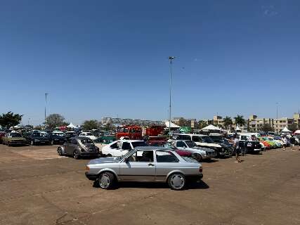 Gastam uma fortuna, mas garantem que paix&atilde;o por carro antigo compensa
