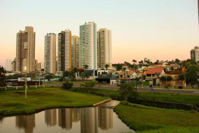 Calor&atilde;o de 41&deg;C e umidade de at&eacute; 12% marcam domingo em MS