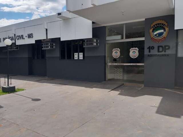 Acusado de estuprar enteada de 13 anos, professor &eacute; preso dentro de hotel