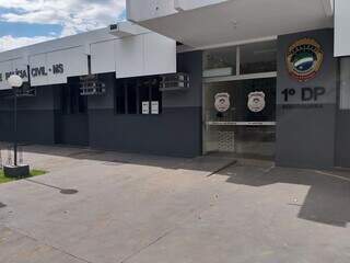 Acusado de estuprar enteada de 13 anos, professor é preso dentro de hotel Acusado de estuprar enteada de 13 anos, professor é preso dentro de hotel