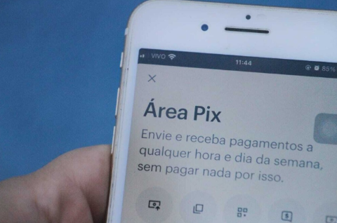 Golpe da regulariza&ccedil;&atilde;o de conta faz casal de idosos perder R$ 180 mil