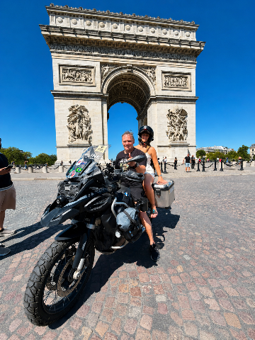 Ap&oacute;s tens&atilde;o no Canad&aacute;, Celinho e sua BMW chegam a Paris