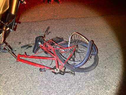 Ciclista haitiano morre atropelado &agrave;s margens de rodovia e caminhoneiro foge