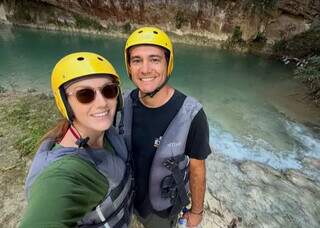 Casal abandonou escritório para ser feliz na estrada e morar em Kombi Casal abandonou escritório para ser feliz na estrada e morar em Kombi
