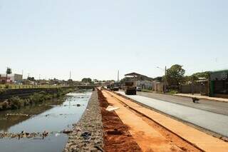Prefeitura inicia recapeamento em trecho da Avenida Ernesto Geisel Prefeitura inicia recapeamento em trecho da Avenida Ernesto Geisel