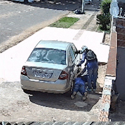 Com arma na nuca, entregador perde carro cheio de produtos do Mercado Livre