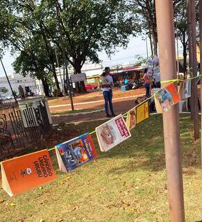 Dois mil livros serão distribuídos na Praça Ary Coelho nesta sexta-feira Dois mil livros serão distribuídos na Praça Ary Coelho nesta sexta-feira