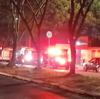 Motociclista morre ao perder o controle e bater contra muro