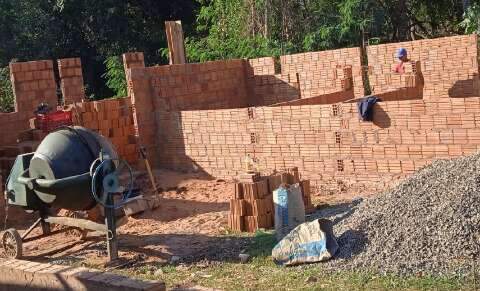 Moradores que pagaram at&eacute; R$ 80 mil por casas temem ser despejados