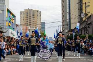 Desfile de 127 anos da Capital terá 60 entidades e bloqueios começam na véspera Desfile de 127 anos da Capital terá 60 entidades e bloqueios começam na véspera