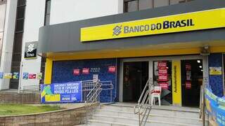 Bancários de cerca de 30 agências da Capital param em protesto por reajuste Bancários de cerca de 30 agências da Capital param em protesto por reajuste