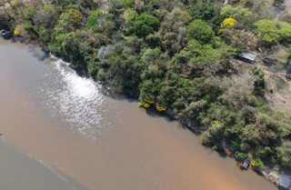 Na mira do MP, obras em pesqueiros e ranchos agravam degradação do Rio Taquari Na mira do MP, obras em pesqueiros e ranchos agravam degradação do Rio Taquari
