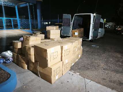 Van &eacute; apreendida com R$ 55 mil em mercadorias contrabandeadas