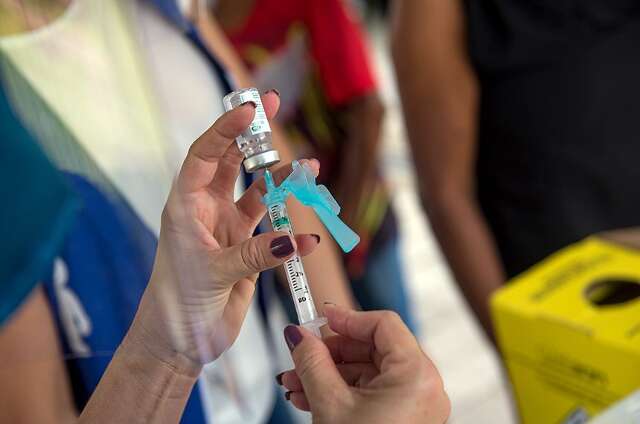 Com covid-19 fora de foco, saiba quem ainda tem que se vacinar