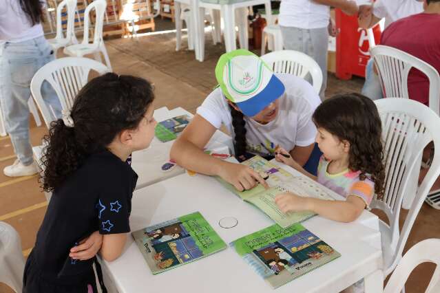 Dia de Cooperar re&uacute;ne servi&ccedil;os gratuitos e a&ccedil;&otilde;es de solidariedade