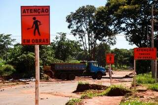 Faltando acabamento, Prefeitura prorroga obra de drenagem e asfalto no Noroeste 