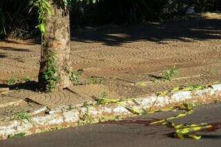 Idoso pega moto sem dono perceber, bate em árvore e morre em Campo Grande Idoso pega moto sem dono perceber, bate em árvore e morre em Campo Grande