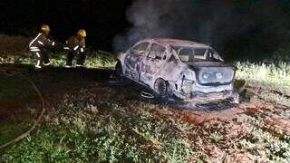 Polícia paraguaia prende 2 envolvidos em roubo milionário de celulares Polícia paraguaia prende 2 envolvidos em roubo milionário de celulares