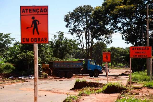 Faltando acabamento, Prefeitura prorroga obra de drenagem e asfalto no Noroeste 