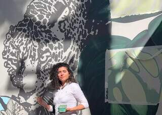 Artista pantaneira leva onça-pintada para mural de 30 metros Artista pantaneira leva onça-pintada para mural de 30 metros