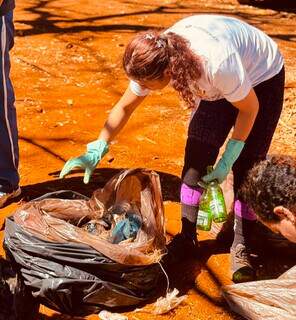 Pelo 5&ordm; ano, volunt&aacute;rios recolhem lixo e acham filhotes deixados no Ceuzinho