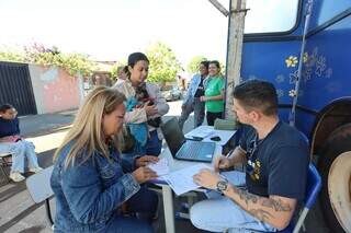 Vacina, exames, medicamento e castração: mutirão atende pets no Oliveira II Vacina, exames, medicamento e castração: mutirão atende pets no Oliveira II