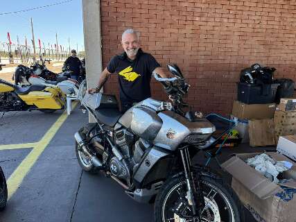 Famoso por Casa dos Artistas, ator encara competi&ccedil;&atilde;o de moto em MS