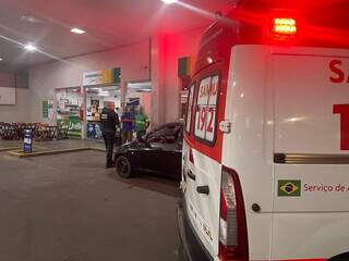 Erro no abastecimento acaba em pancadaria entre motorista e frentistas