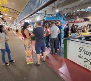 Barraca da Níria encerra história de 44 anos com fila e despedidas Barraca da Níria encerra história de 44 anos com fila e despedidas